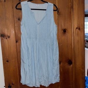 Old navy women’s L sleeveless light blue front pleat v neck babydoll dress